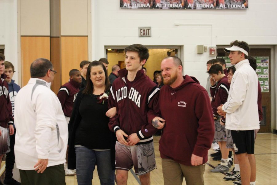 Seniors prepare for junior high graduation walk