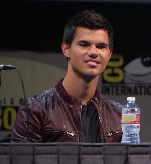 [[File:Taylor Lautner Comic-Con 2011.jpg|Taylor Lautner Comic-Con 2011]]