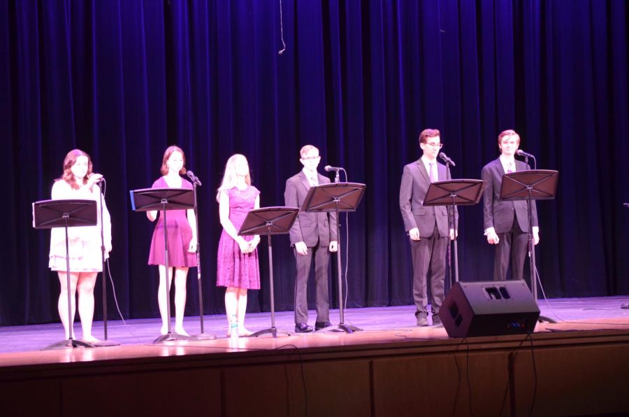 As the concert began, Senior Parker Cook and her friends joining her took the stage.  This first performance was a group performance where they sang Seasons of Love from Rent.