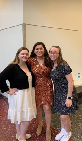 On April 25 the Quill and Scroll Honors Society induction ceremony was held. Seniors Jayla Nartatez and Destiny Montgomery were inducted into the program. 
