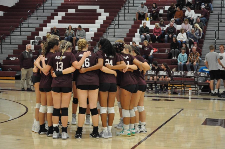 The+girls+volleyball+team+made+it+to+the+District+playoffs.+They+will+play+State+College.+