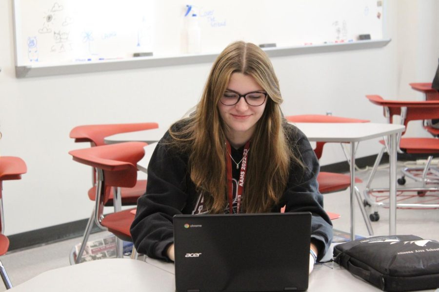 Working Hard. On Nov. 23 sophomore Lauryn Ryan works on her Genius Hour project during second period.