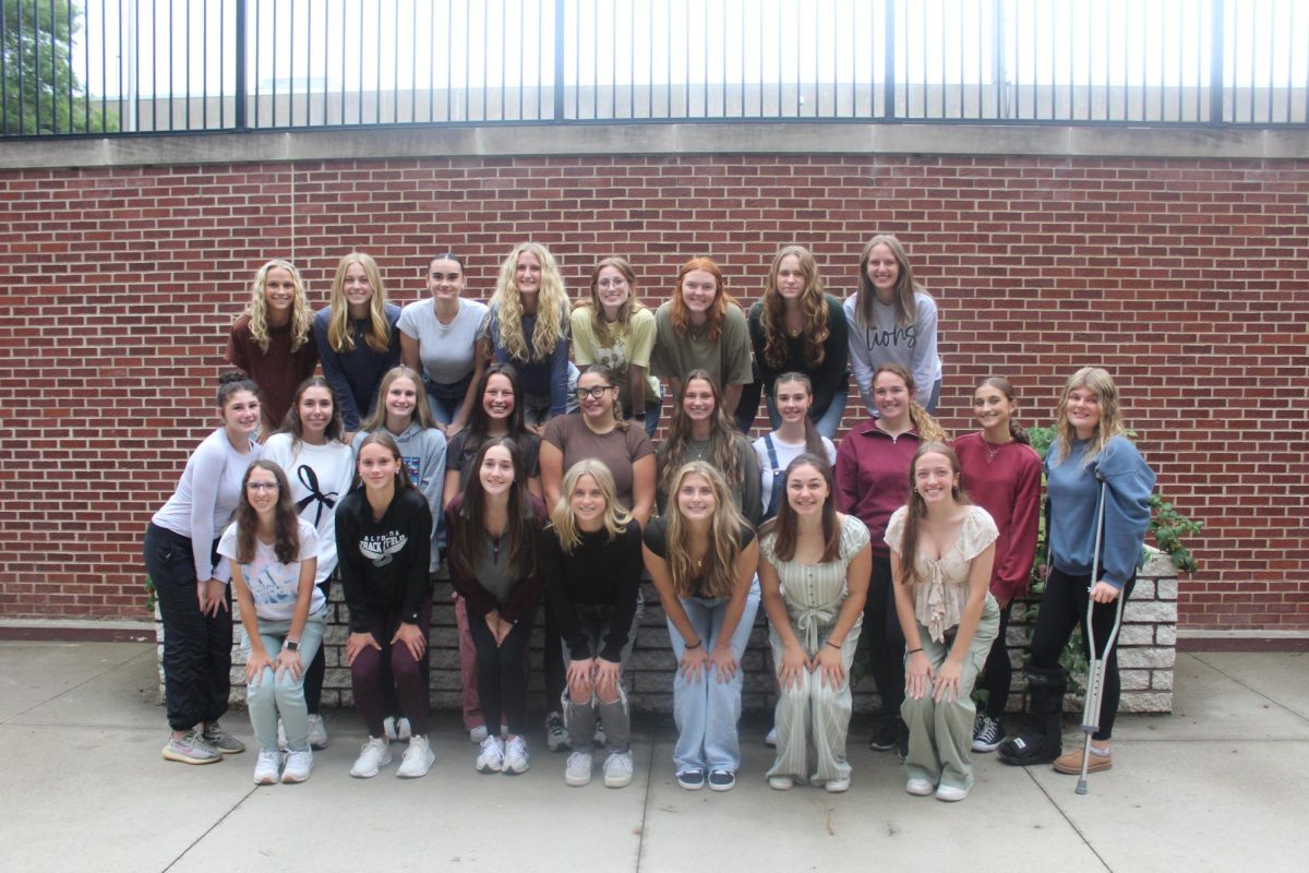 The Homecoming candidates pose for a photo after a meeting the week before Homecoming week. (Courtesy of Tristan Sunderland-Ebersole)