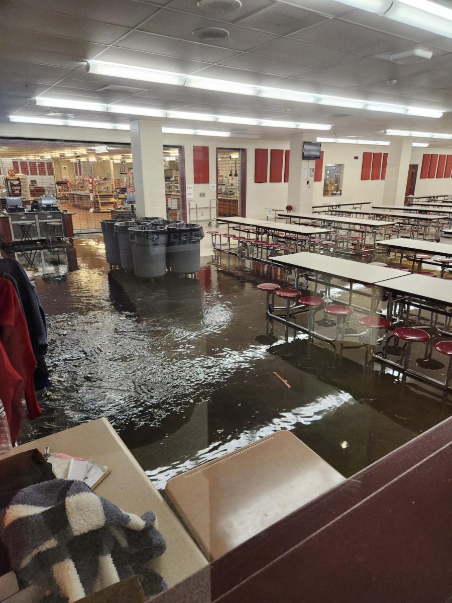 On Jan. 9, cold weather forced a delay pushing back arrival time to 9:15 a.m. Just before students were scheduled to arrive, flooding began on the first floor of the academic building which includes the cafeteria. 