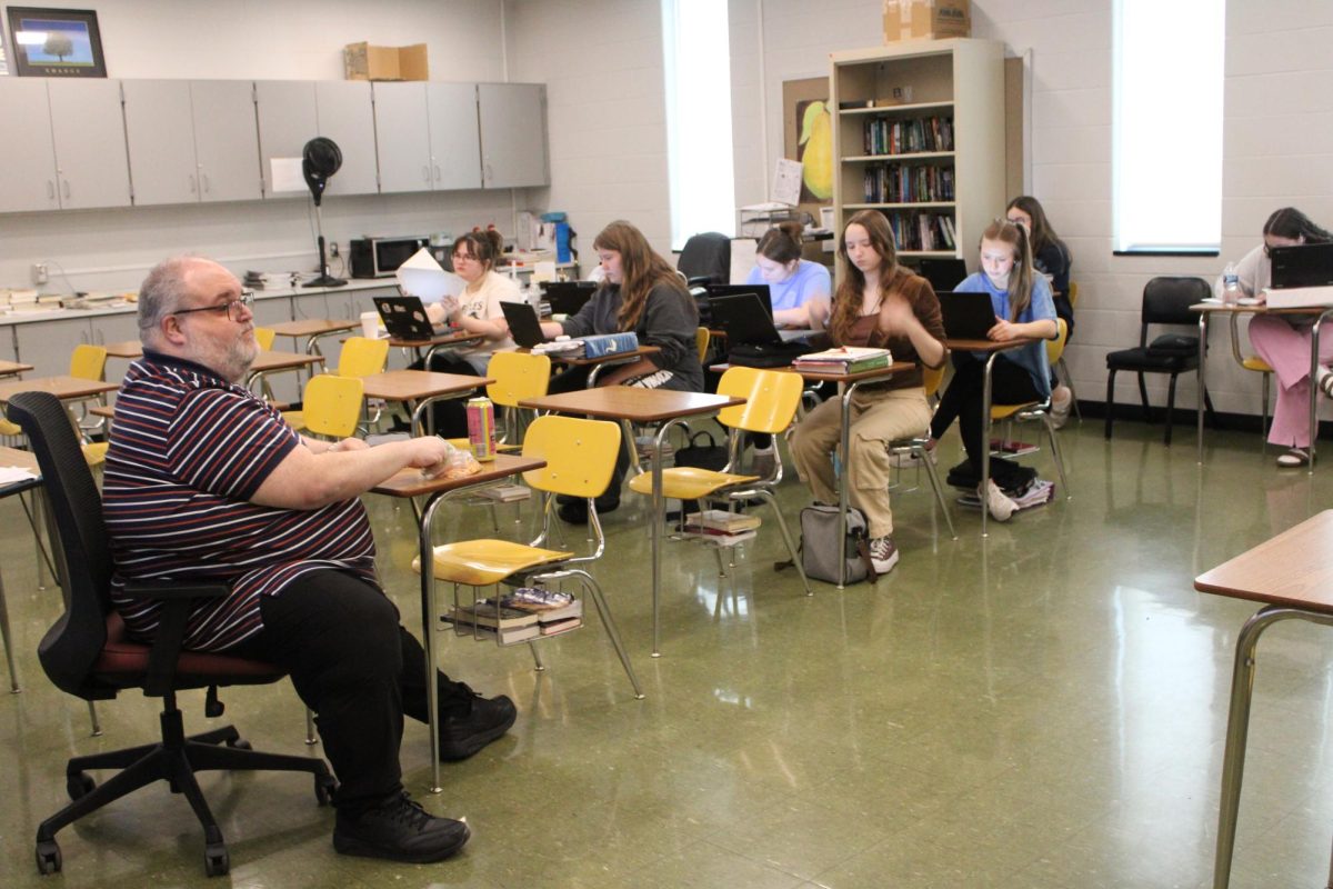 Anthony DeRubis and his AP Lang student during third period. Students worked and created their foldables.