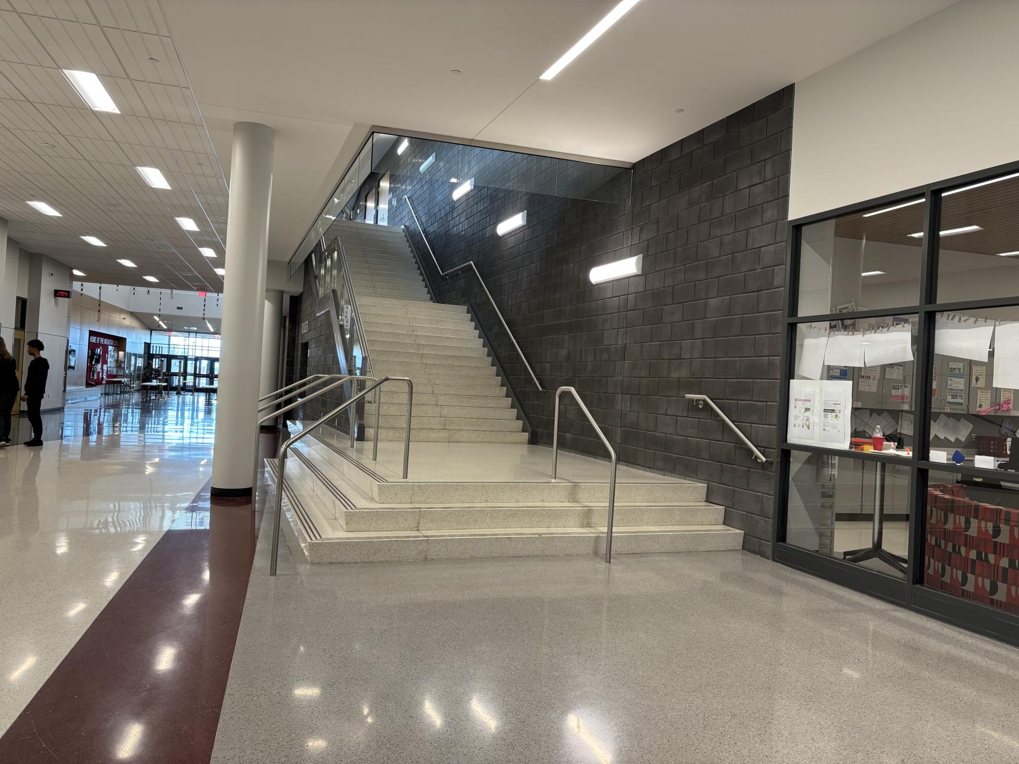 A symbol of the B building, the grand stairwell is certainly not grand. Some students have joked about implementing hallway crossing guards just to combat the impossible flow of trafic at the top of this staircase. 
