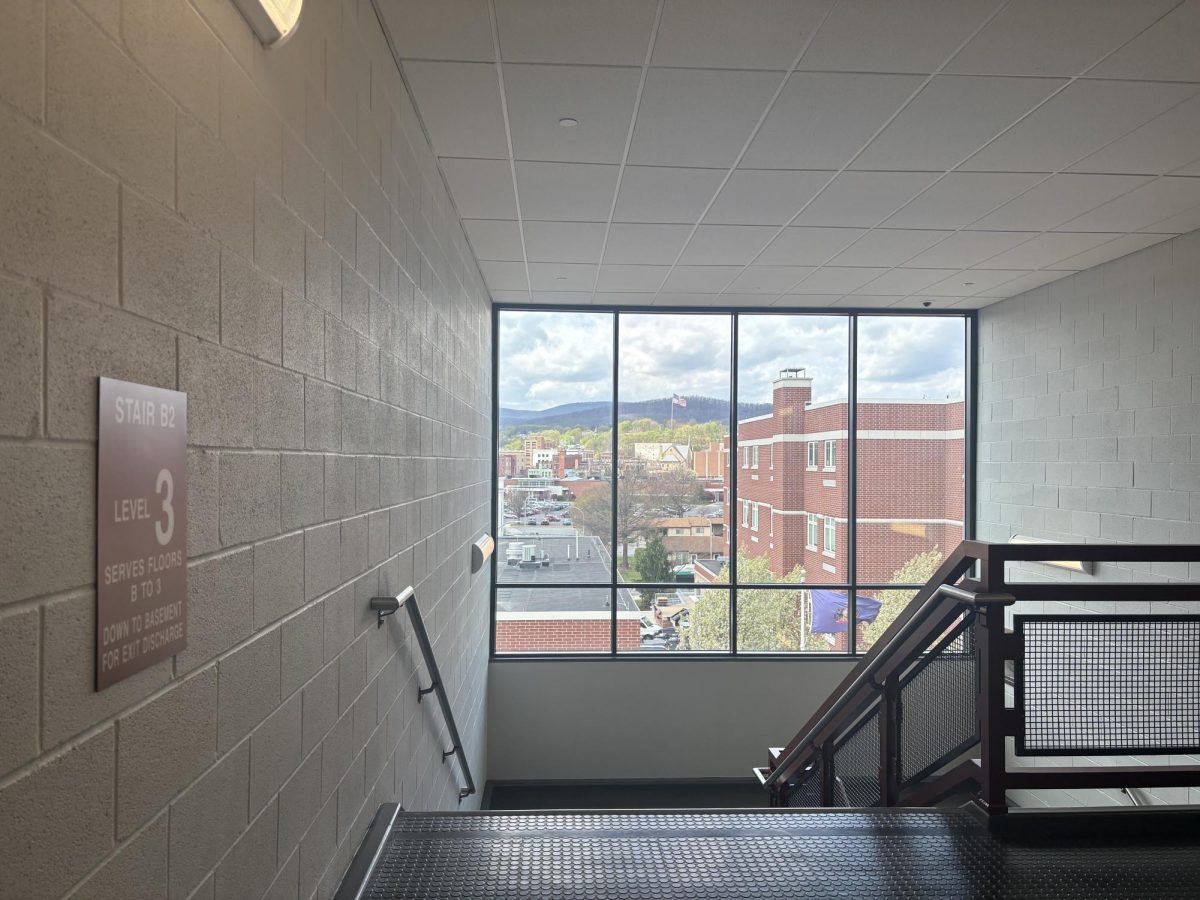 One of the most well-lit stairwells, B2 comes complete with gorgeous views, convenience and tri-floor access. 